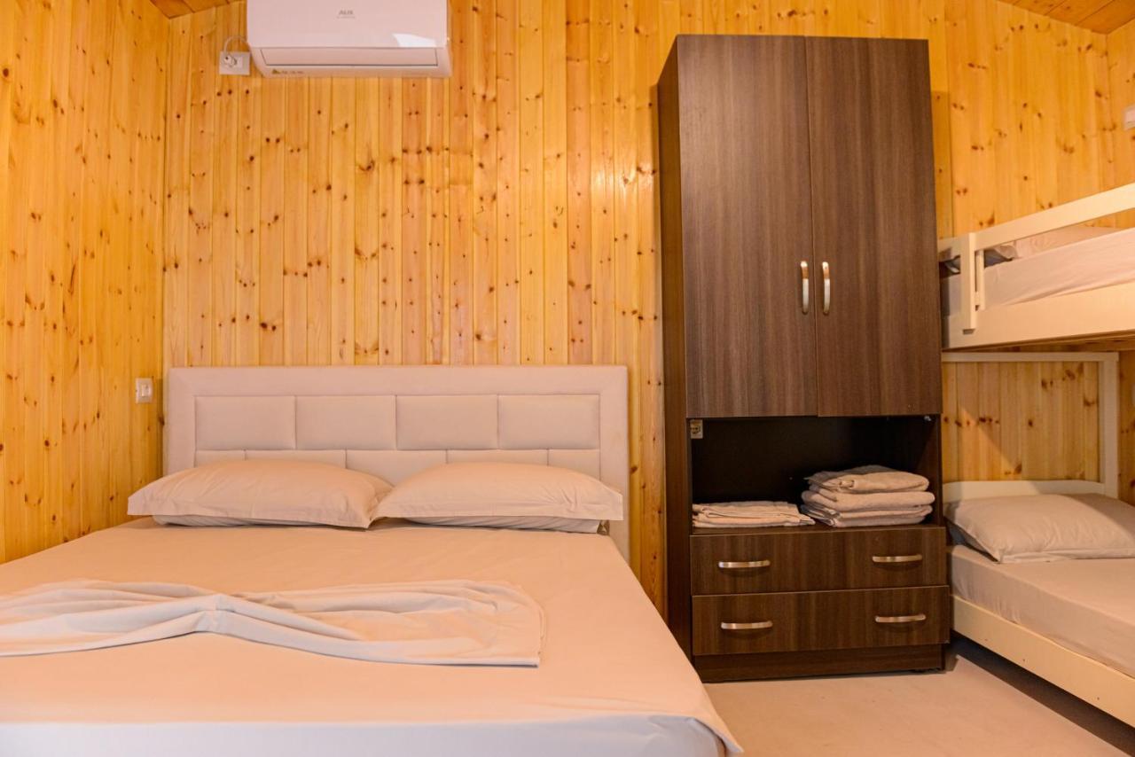 Ecuador Resort Zvernec Bagian luar foto