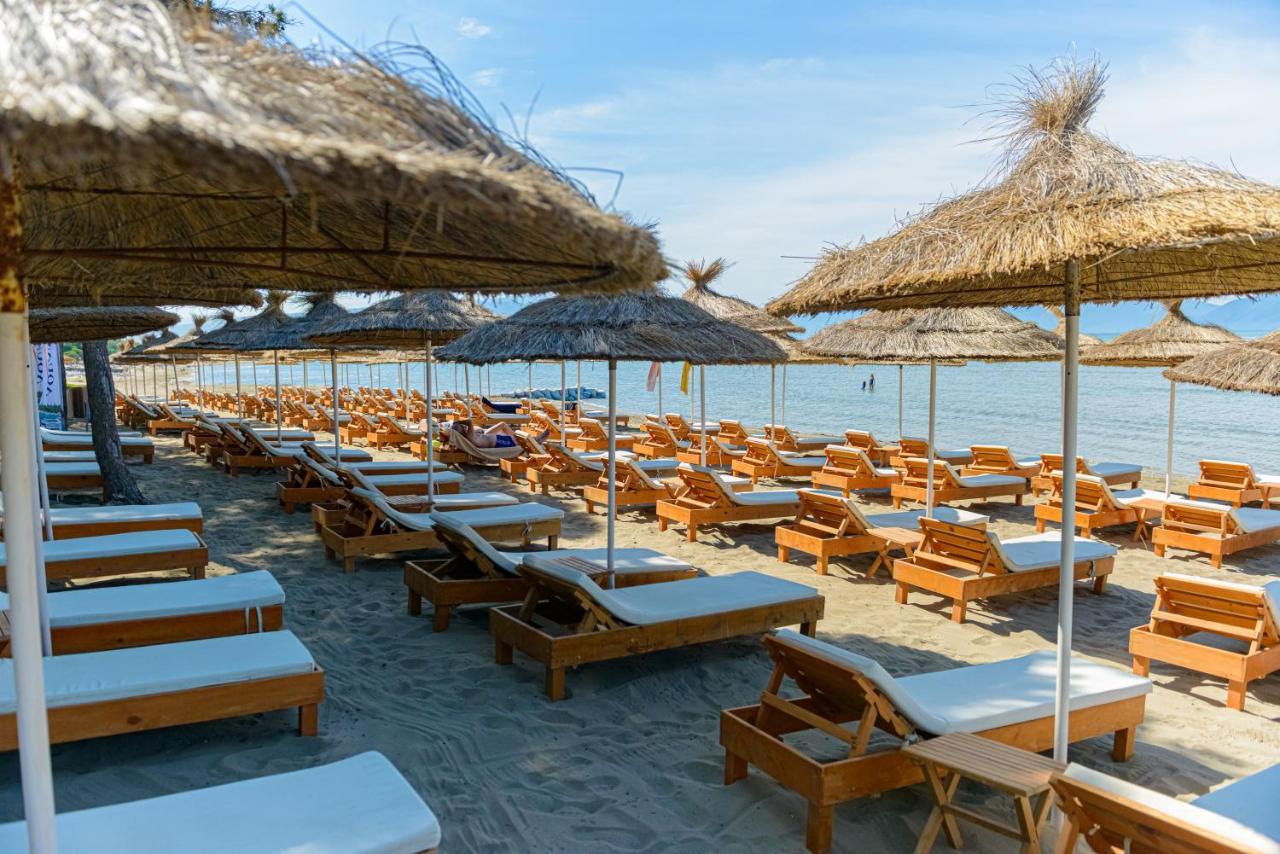 Ecuador Resort Zvernec Bagian luar foto