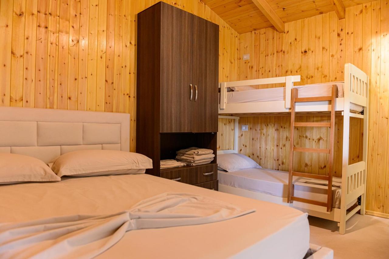 Ecuador Resort Zvernec Bagian luar foto